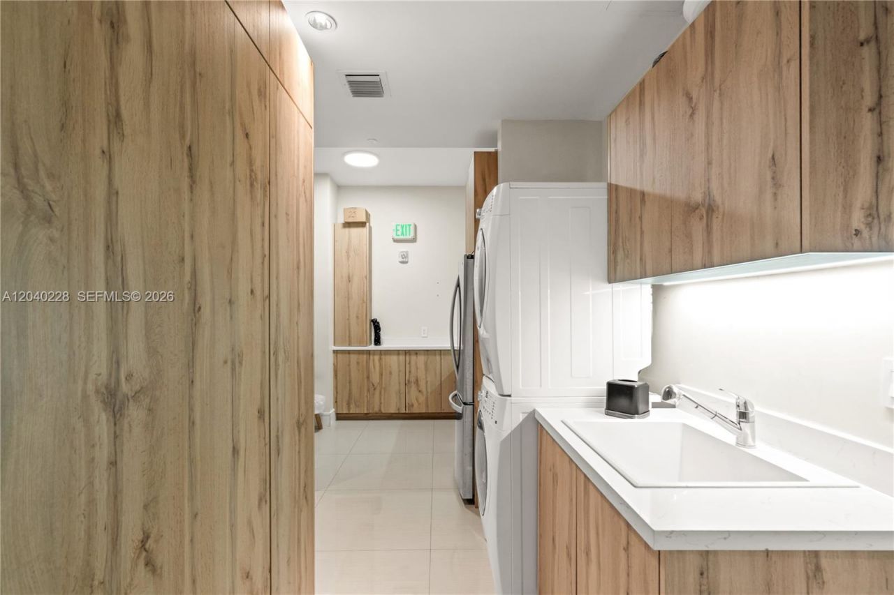 3300 NE 188th St, Unit 318, Aventura, FL 33180 Photo