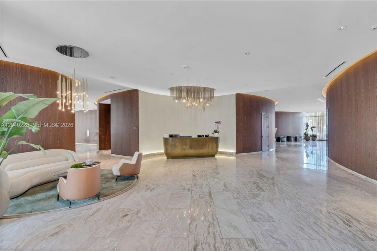 3300 NE 188th St, Unit 318, Aventura, FL 33180 Photo