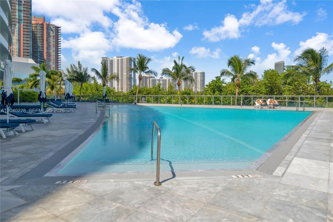 3300 NE 188th St, Unit 318, Aventura, FL 33180 Photo