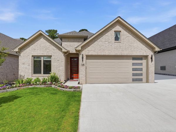 135 Woodlands Park Drive, Little Rock, AR 72211