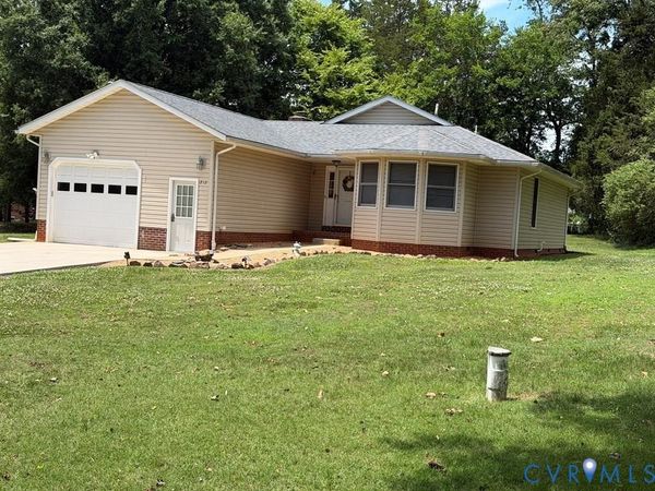 212 Virginia Avenue , Farmville, VA 23901