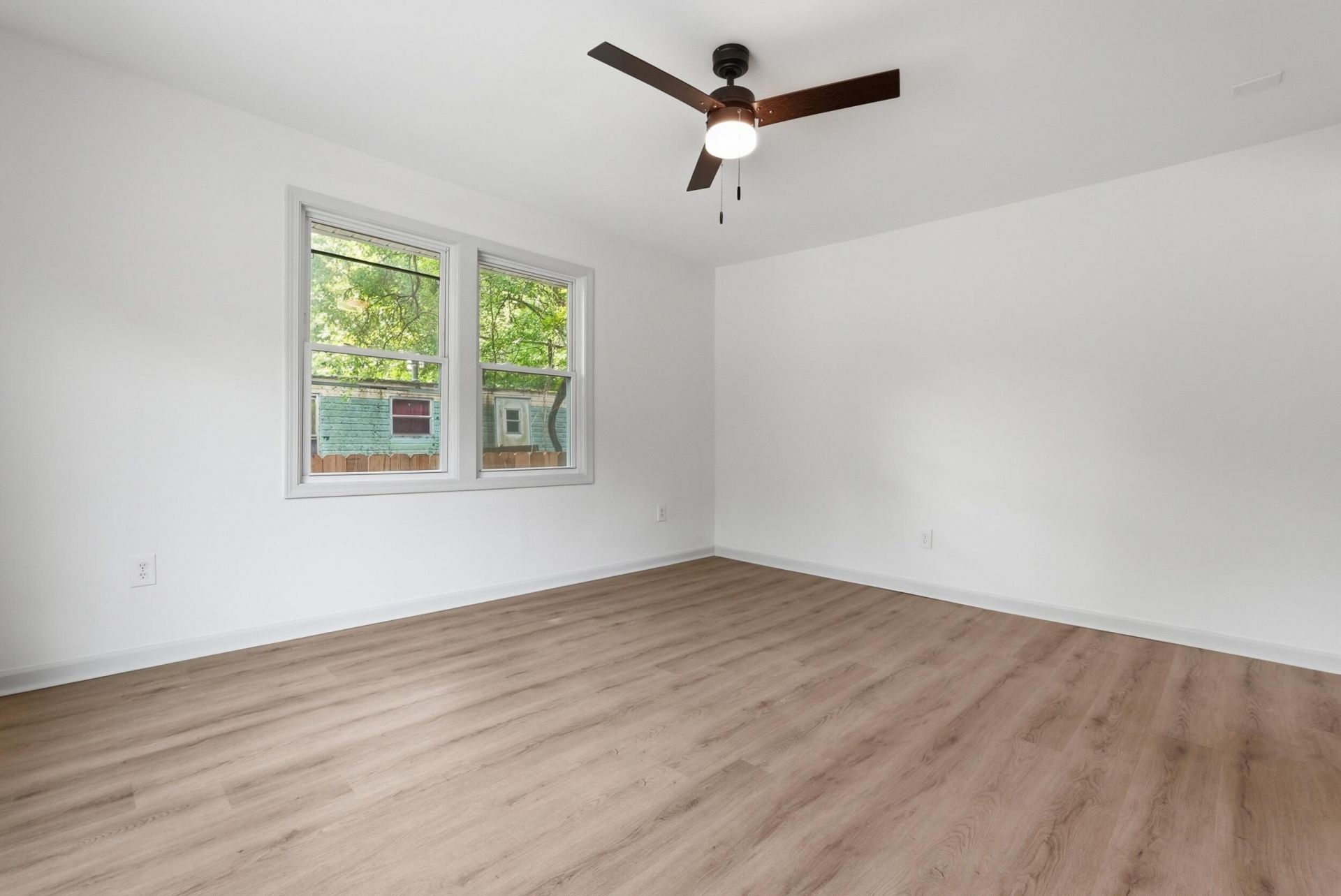 5235 Langston Street Photo 14