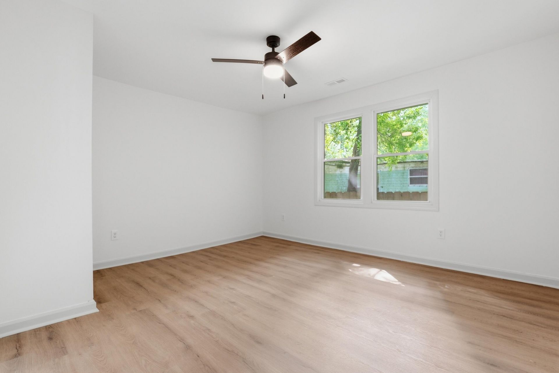5235 Langston Street Photo 8