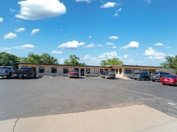 1104 W Walker Street, Breckenridge, TX 76424