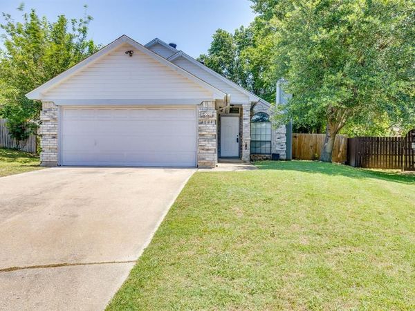 6604 Aztec Court, Lake Worth, TX 76135