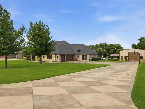 7000 Hunnington Drive , Sanger, TX 76266