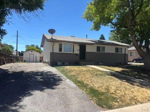 3720 Hollybrook Lane, Pueblo, CO 81005