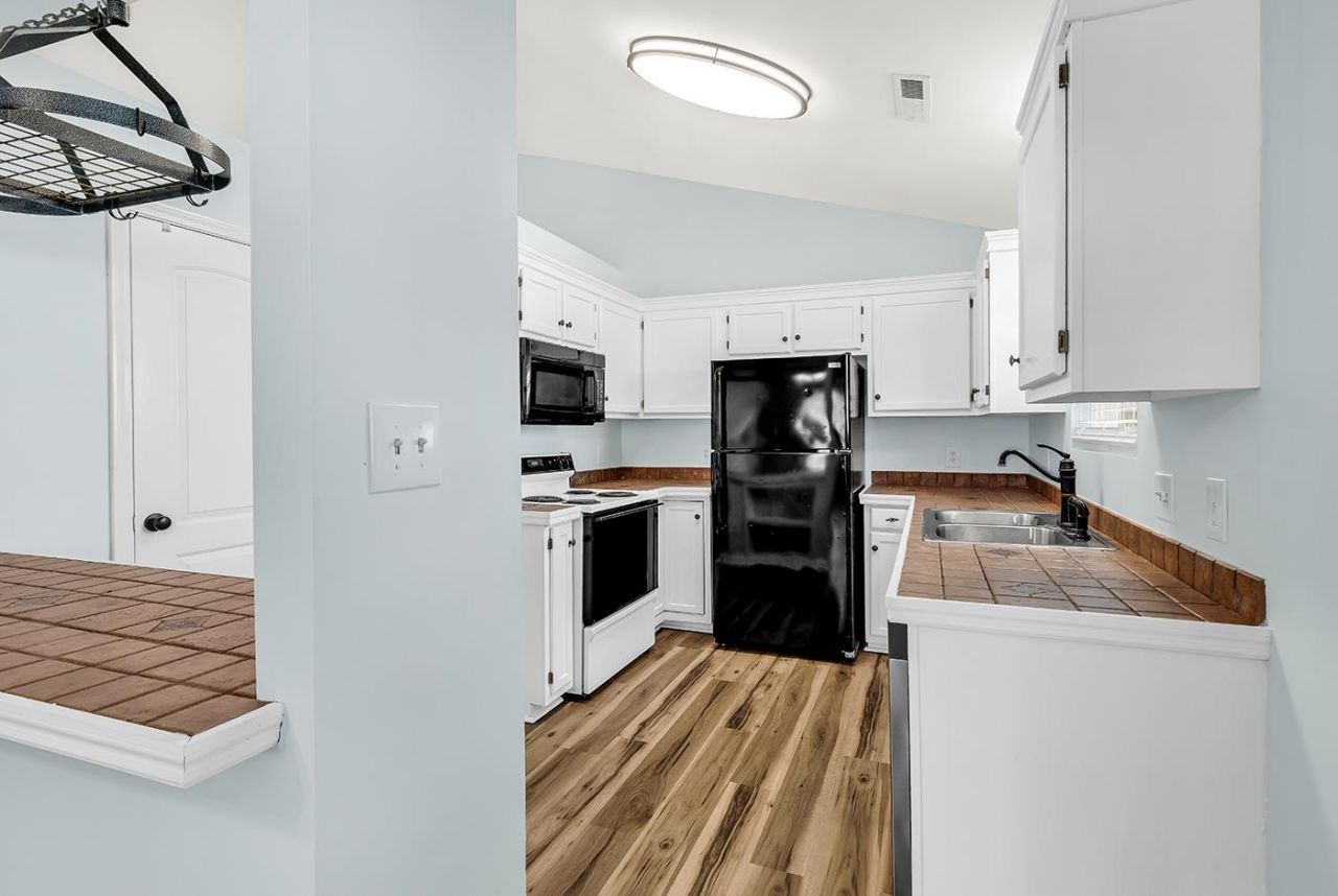 1348 Tranquility Ln. Photo 7