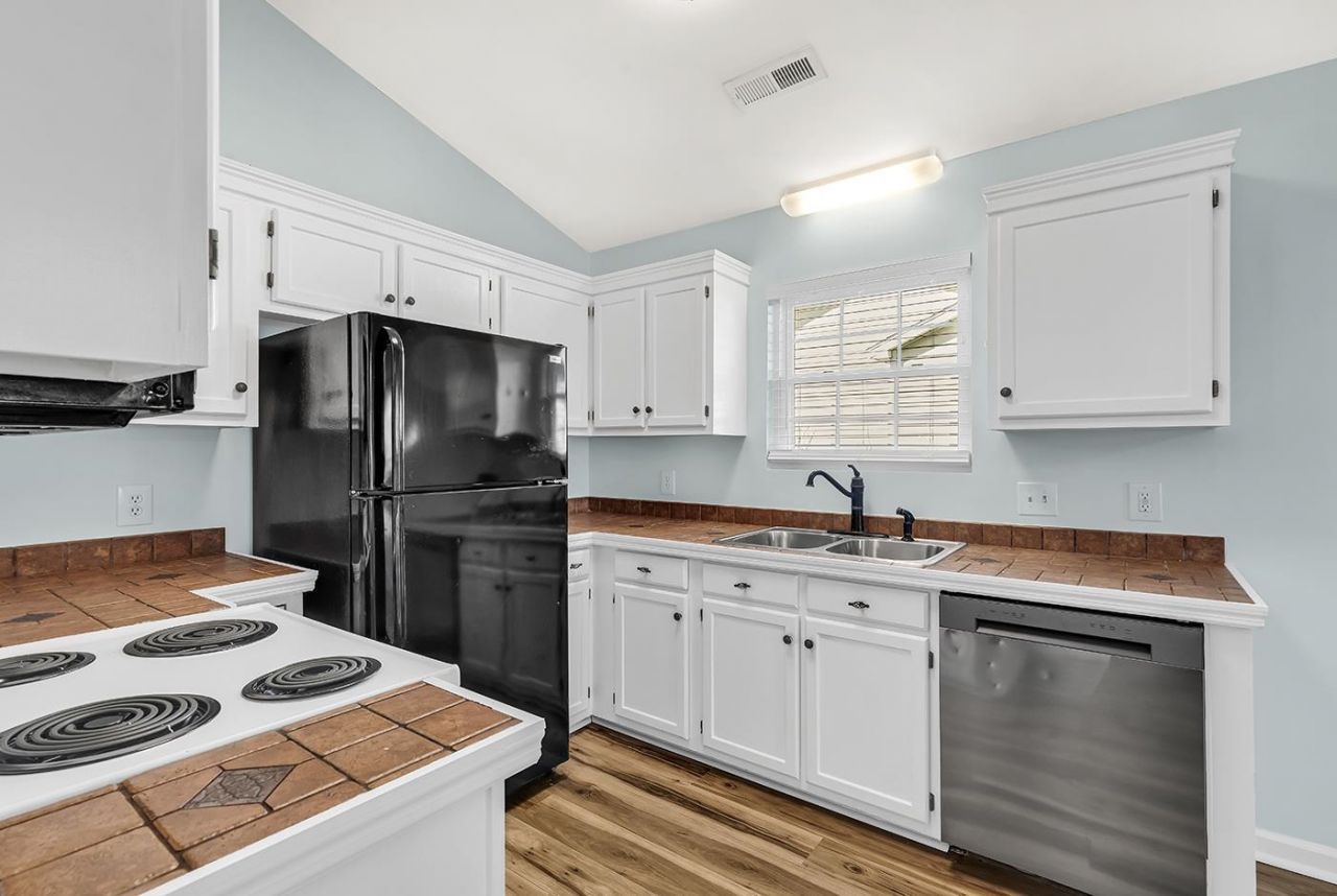 1348 Tranquility Ln. Photo 8
