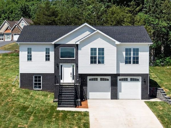211 SUFFOLK DR, ROCKINGHAM, VA 22801