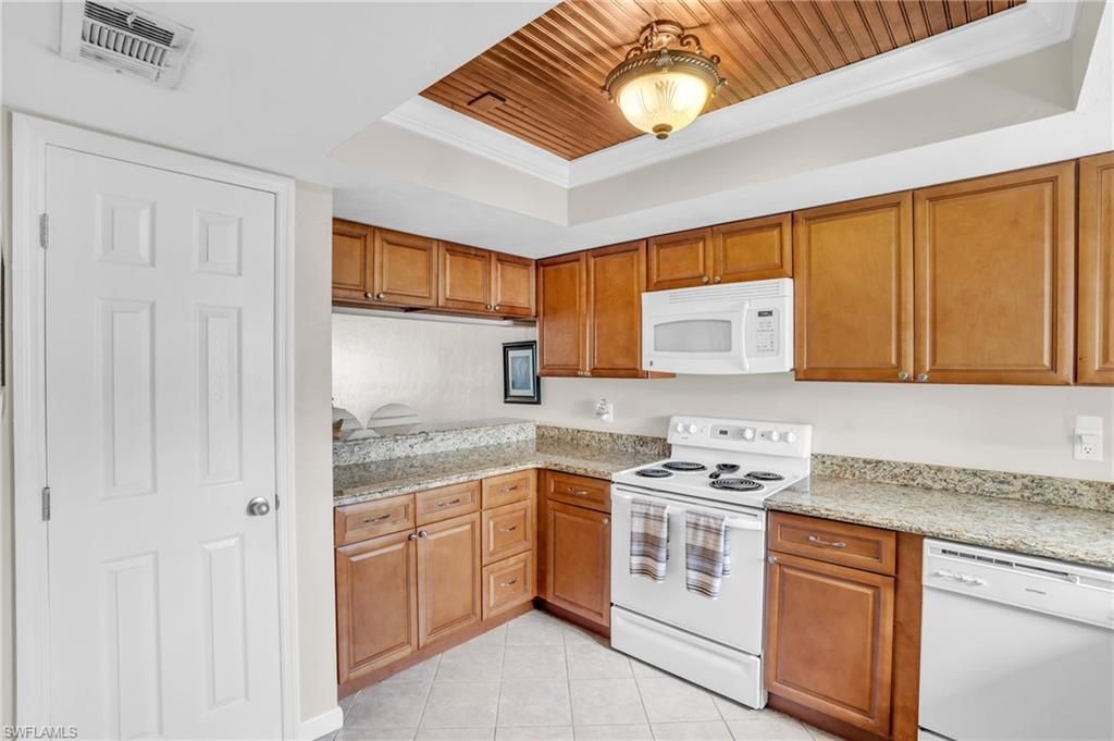 4640 Chantelle Dr , Unit N204, Naples, FL 34112 Photo