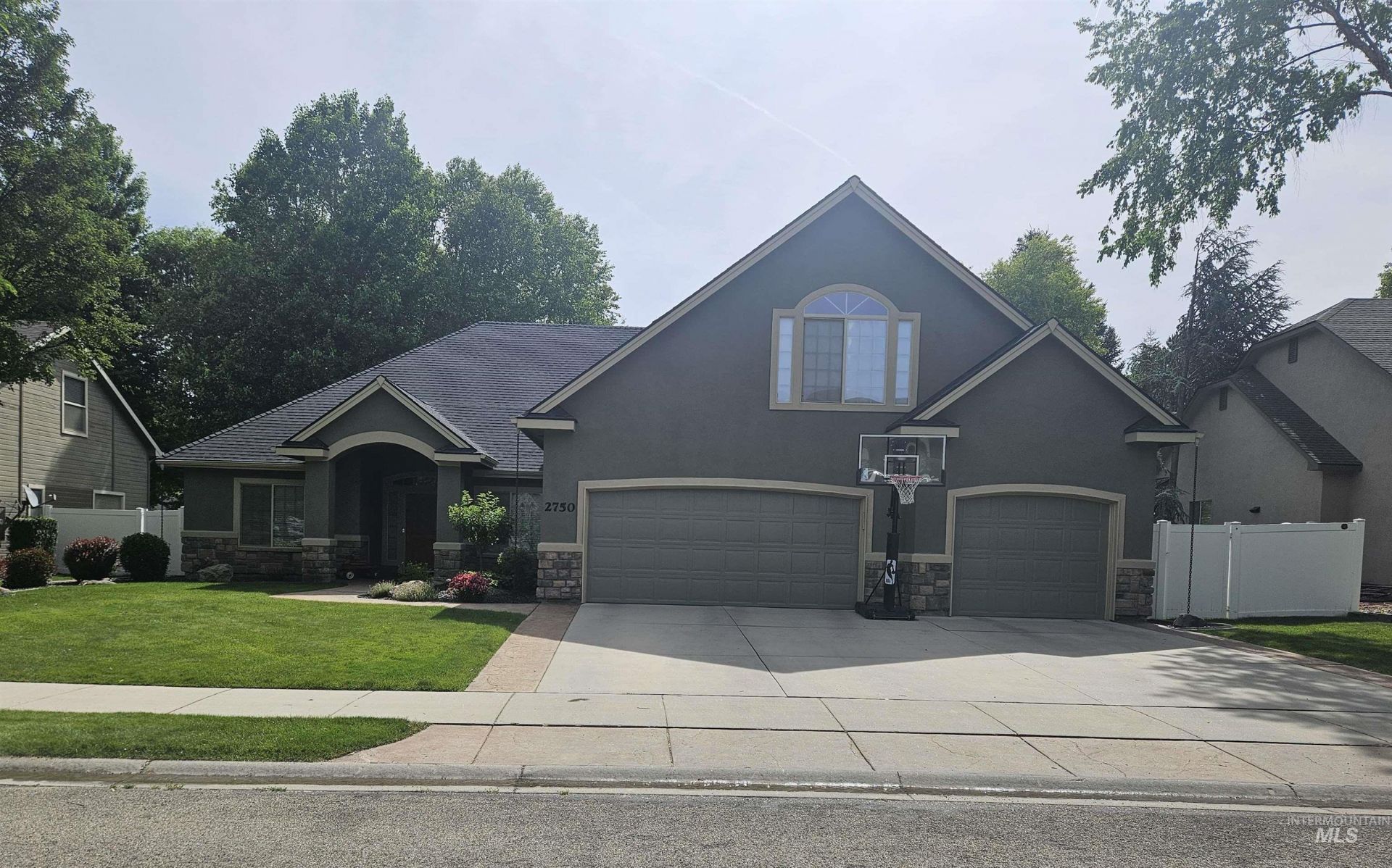 2750 S Bear Claw Way, Meridian, ID 83642 Main Photo