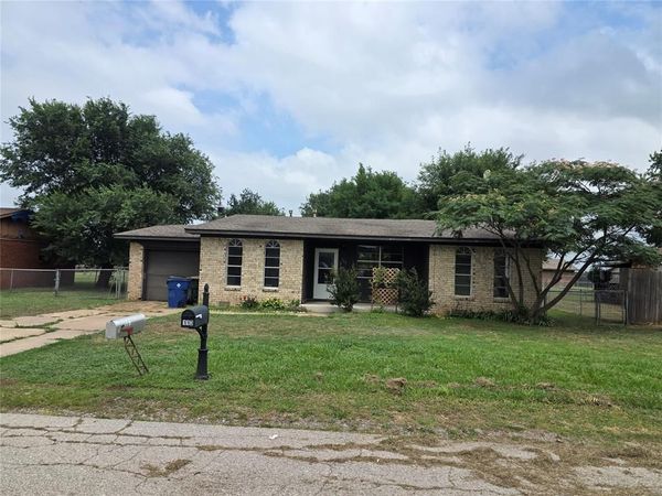 113 Glenhaven Drive, Chickasha, OK 73018