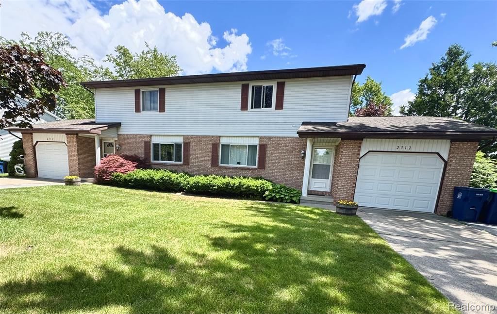 2312 Darwin Lane, Saginaw Township, MI 48603 Main Photo