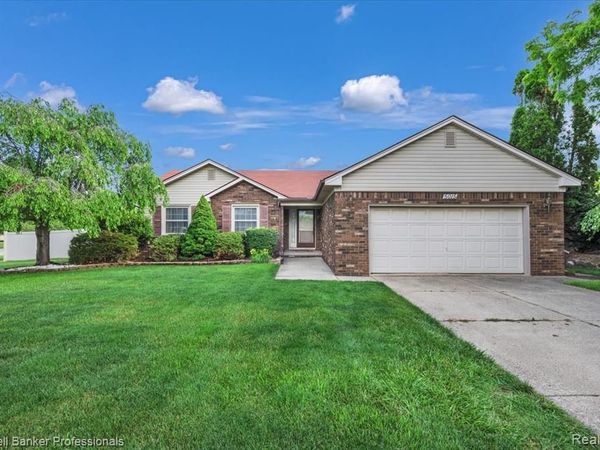 5015 Fox Hill Drive, Sterling Heights, MI 48310