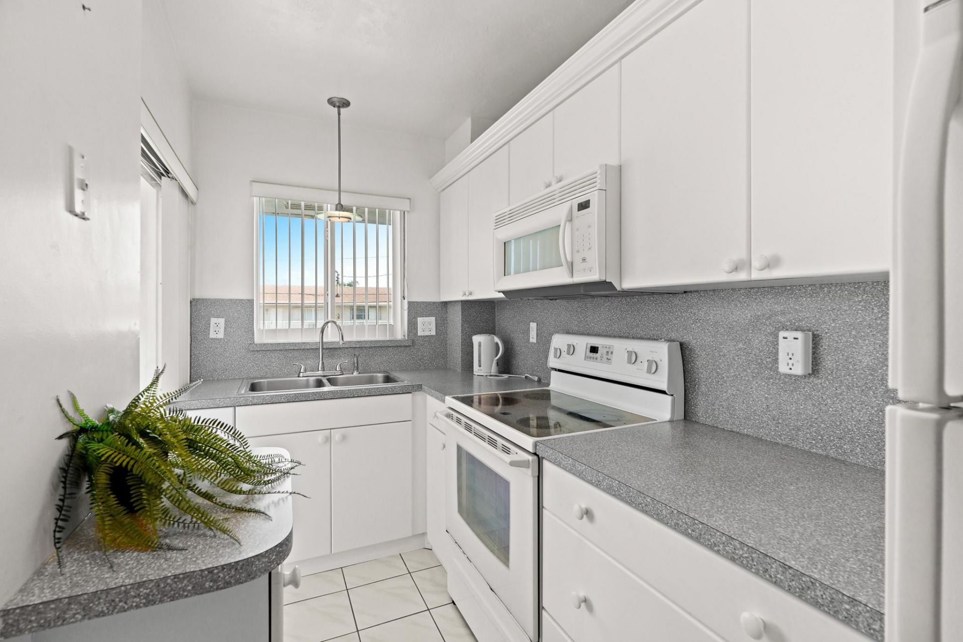 2100 NE 38th Street, Unit 243, Lighthouse Point, FL 33064 Photo