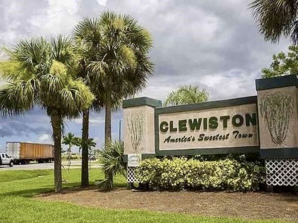 324 Pine Cone Avenue, Clewiston, FL 33440