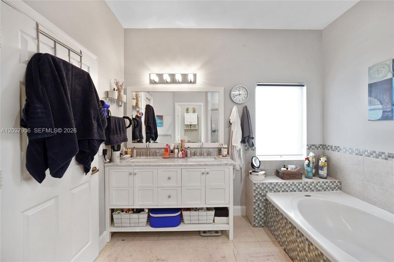 4152 Sapphire Ter, Weston, FL 33331 Photo