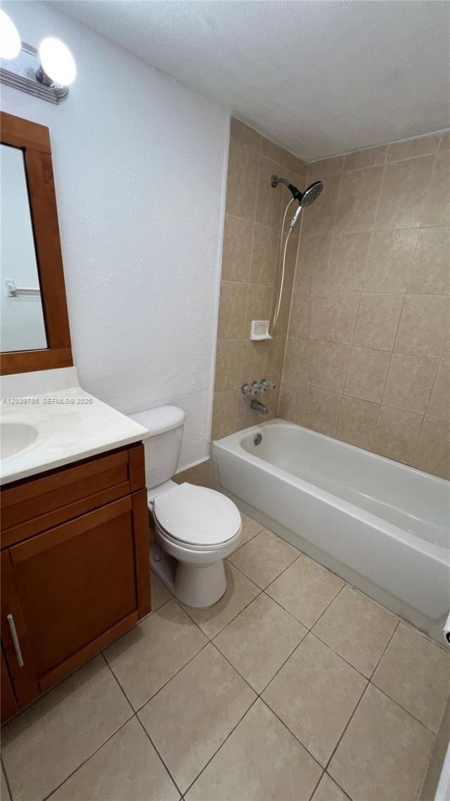 4550 NW 9th St, Unit 516E, Miami, FL 33126 Photo