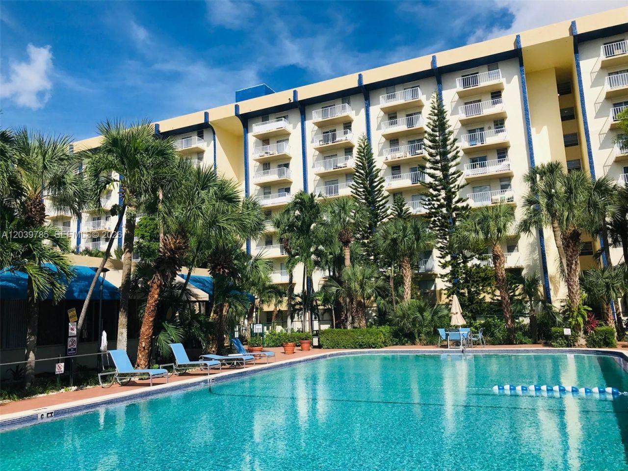 4550 NW 9th St, Unit 516E, Miami, FL 33126 Photo