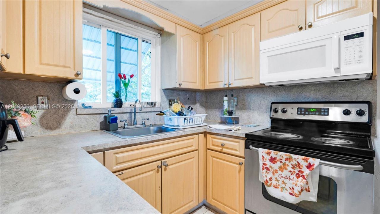 3145 Hollywood Blvd , Hollywood, FL 33021 Photo