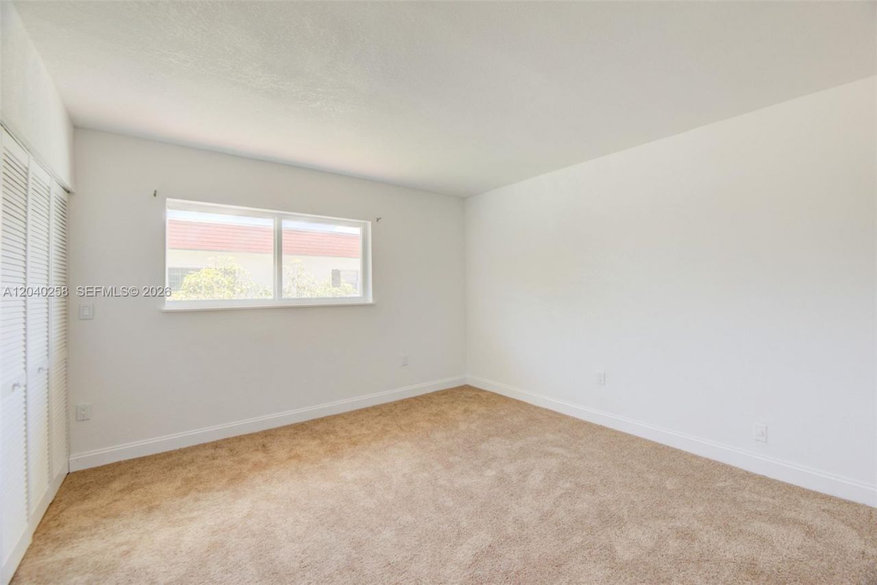 1450 NE 151st St, Unit 101, Miami, FL 33162 Photo