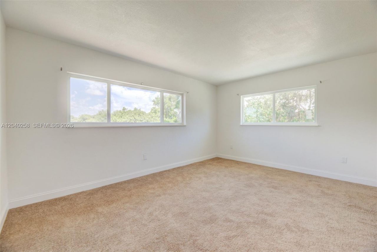 1450 NE 151st St, Unit 101, Miami, FL 33162 Photo