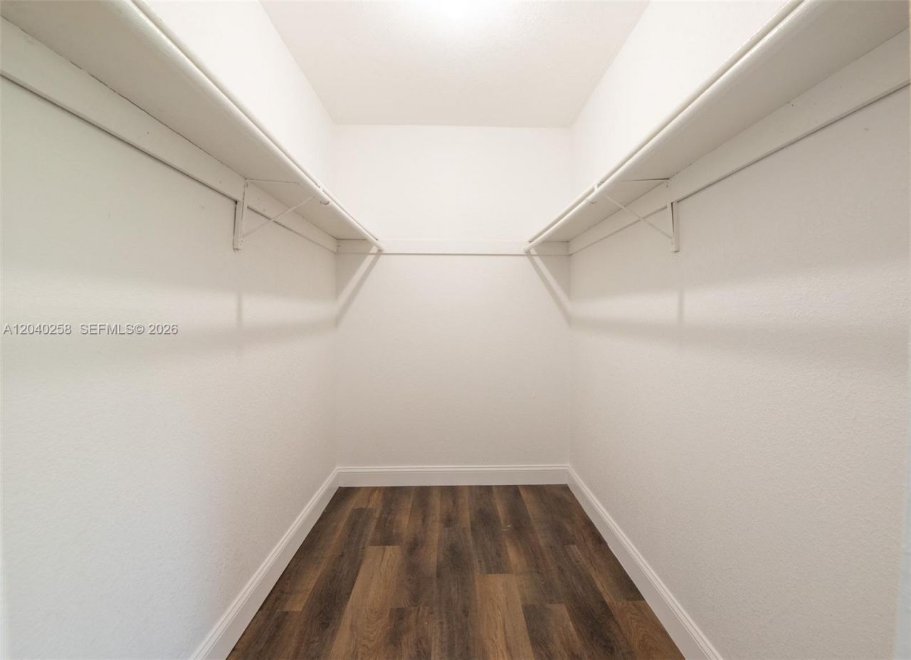 1450 NE 151st St, Unit 101, Miami, FL 33162 Photo
