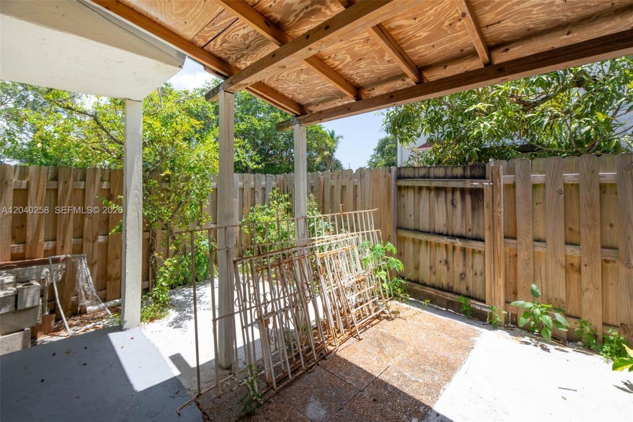 1450 NE 151st St, Unit 101, Miami, FL 33162 Photo