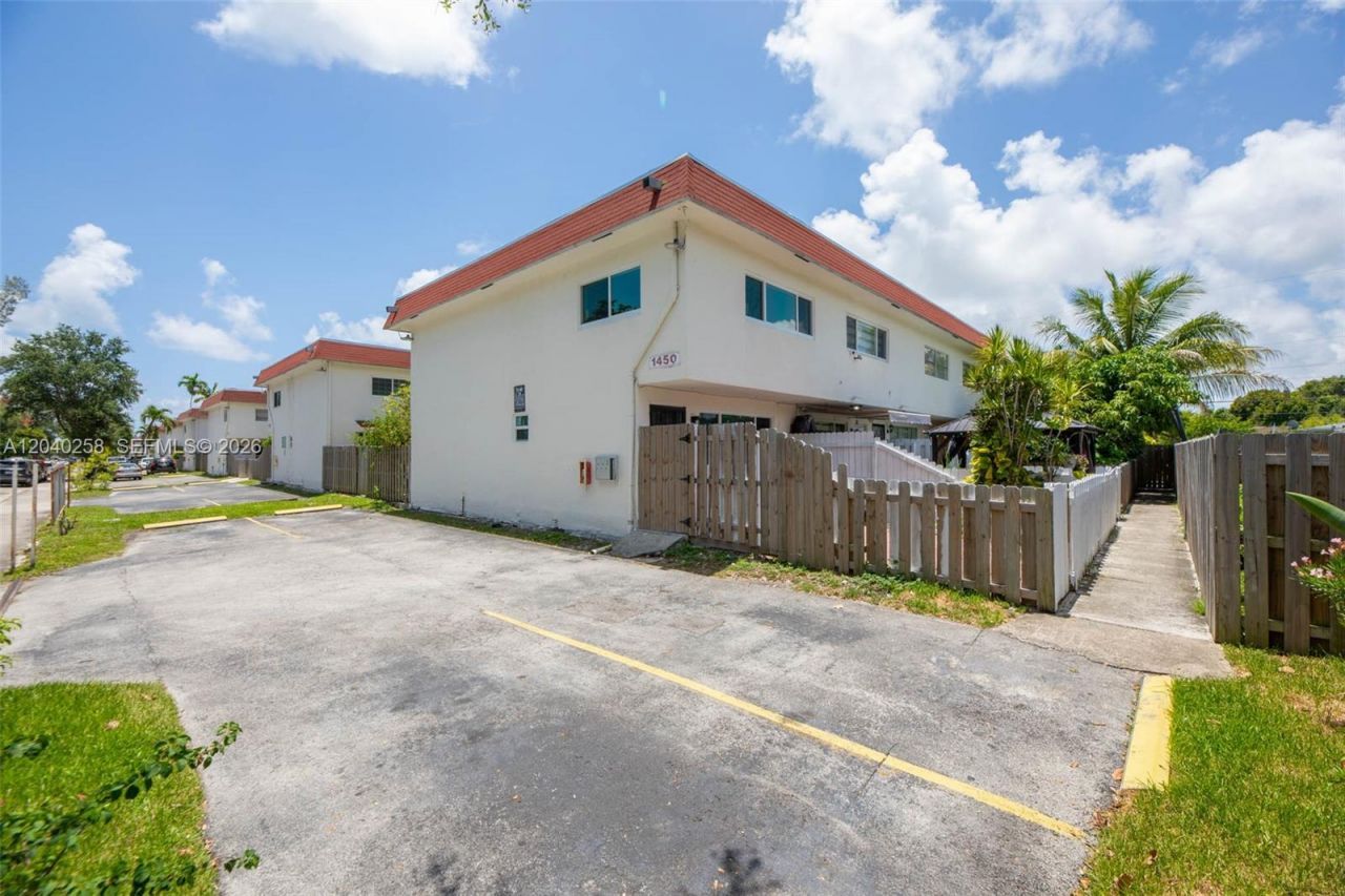 1450 NE 151st St, Unit 101, Miami, FL 33162 Photo
