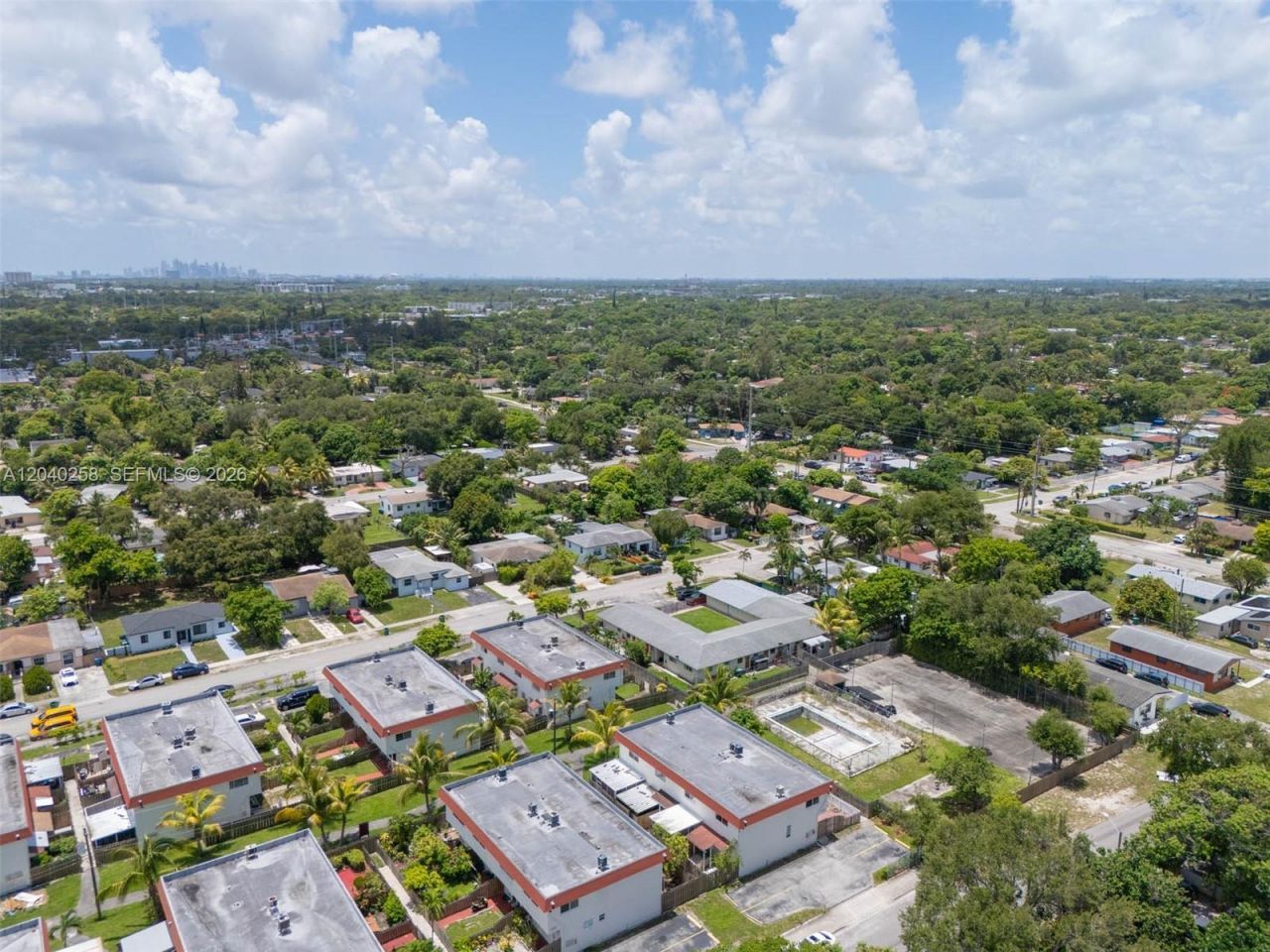1450 NE 151st St, Unit 101, Miami, FL 33162 Photo