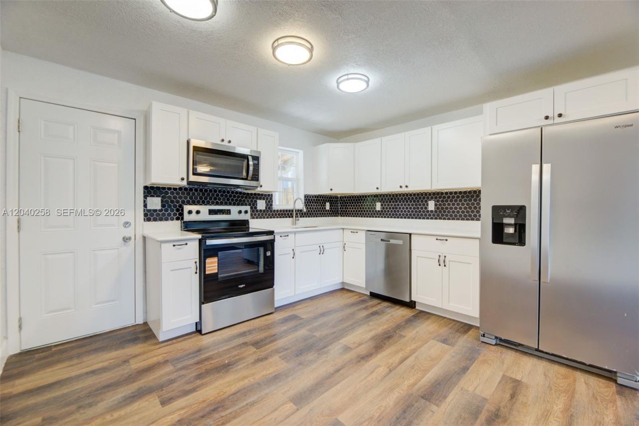1450 NE 151st St, Unit 101, Miami, FL 33162 Photo
