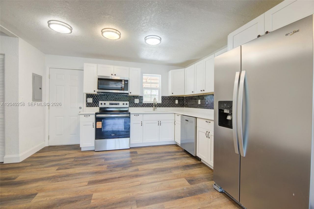 1450 NE 151st St, Unit 101, Miami, FL 33162 Photo
