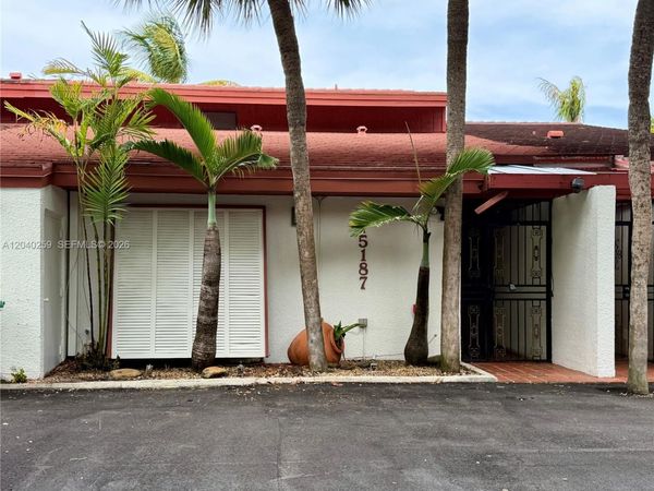 15187 W Loch Isle Dr W , Unit 15187, Miami Lakes, FL 33014