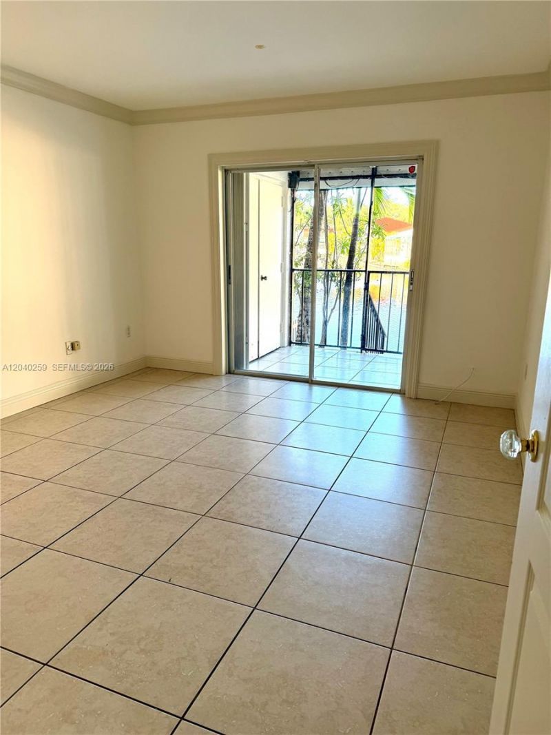 15187 W Loch Isle Dr W , Unit 15187, Miami Lakes, FL 33014 Photo