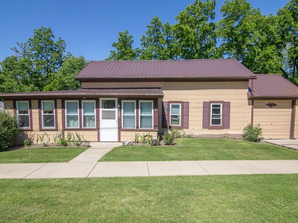 130 South St, Lowell, WI 53557