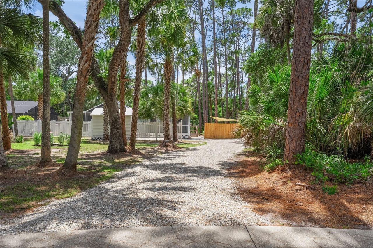 2810 Sarasota Golf Club Boulevard, Sarasota, FL 34240 Photo