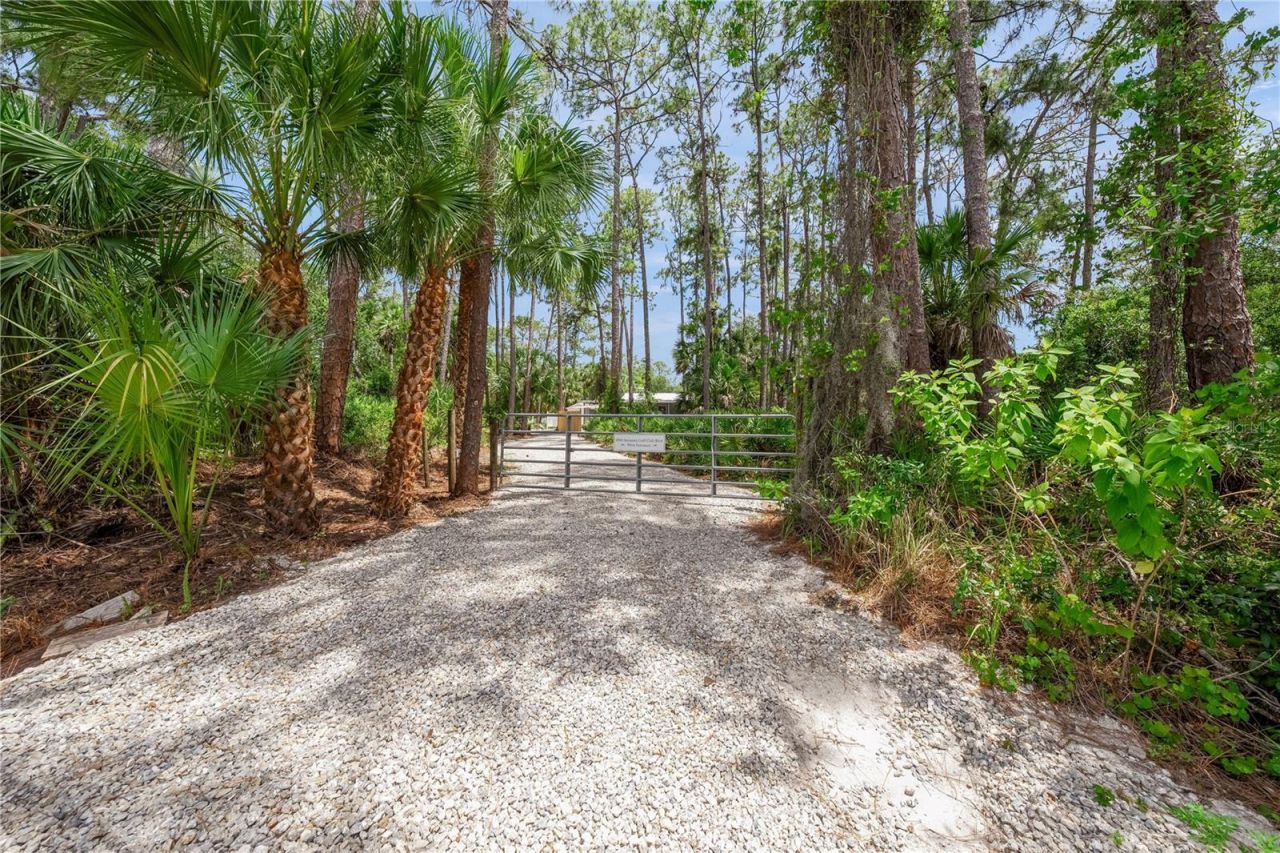 2810 Sarasota Golf Club Boulevard, Sarasota, FL 34240 Photo