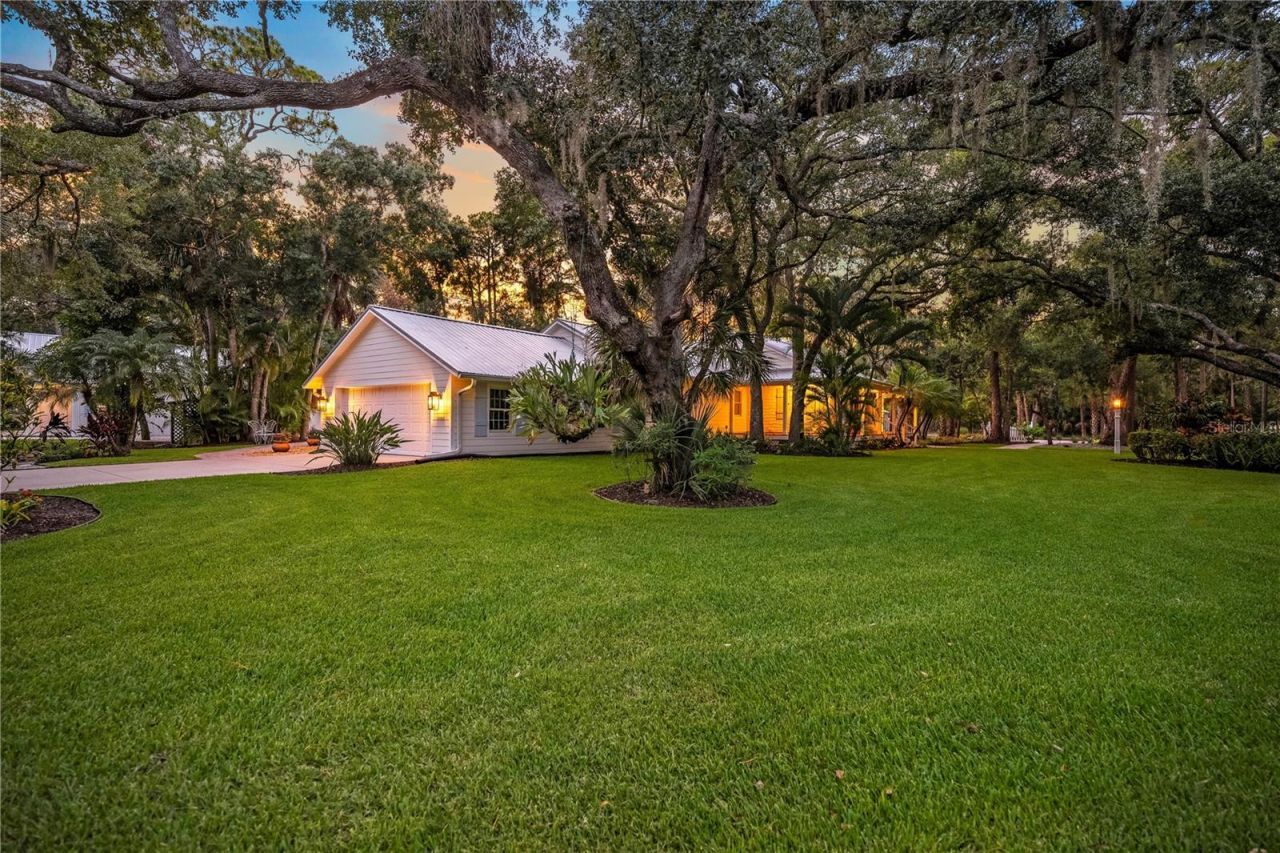 2810 Sarasota Golf Club Boulevard, Sarasota, FL 34240 Photo