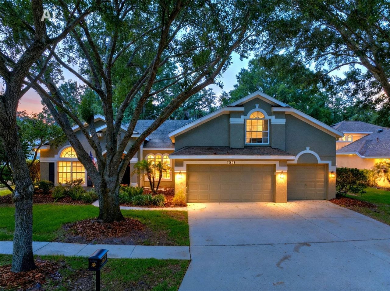 15211 Merlinglen Place , Lithia, FL 33547 Photo