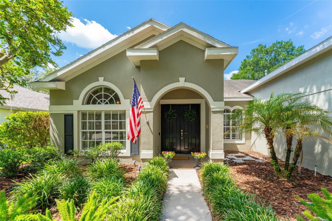 15211 Merlinglen Place , Lithia, FL 33547 Photo
