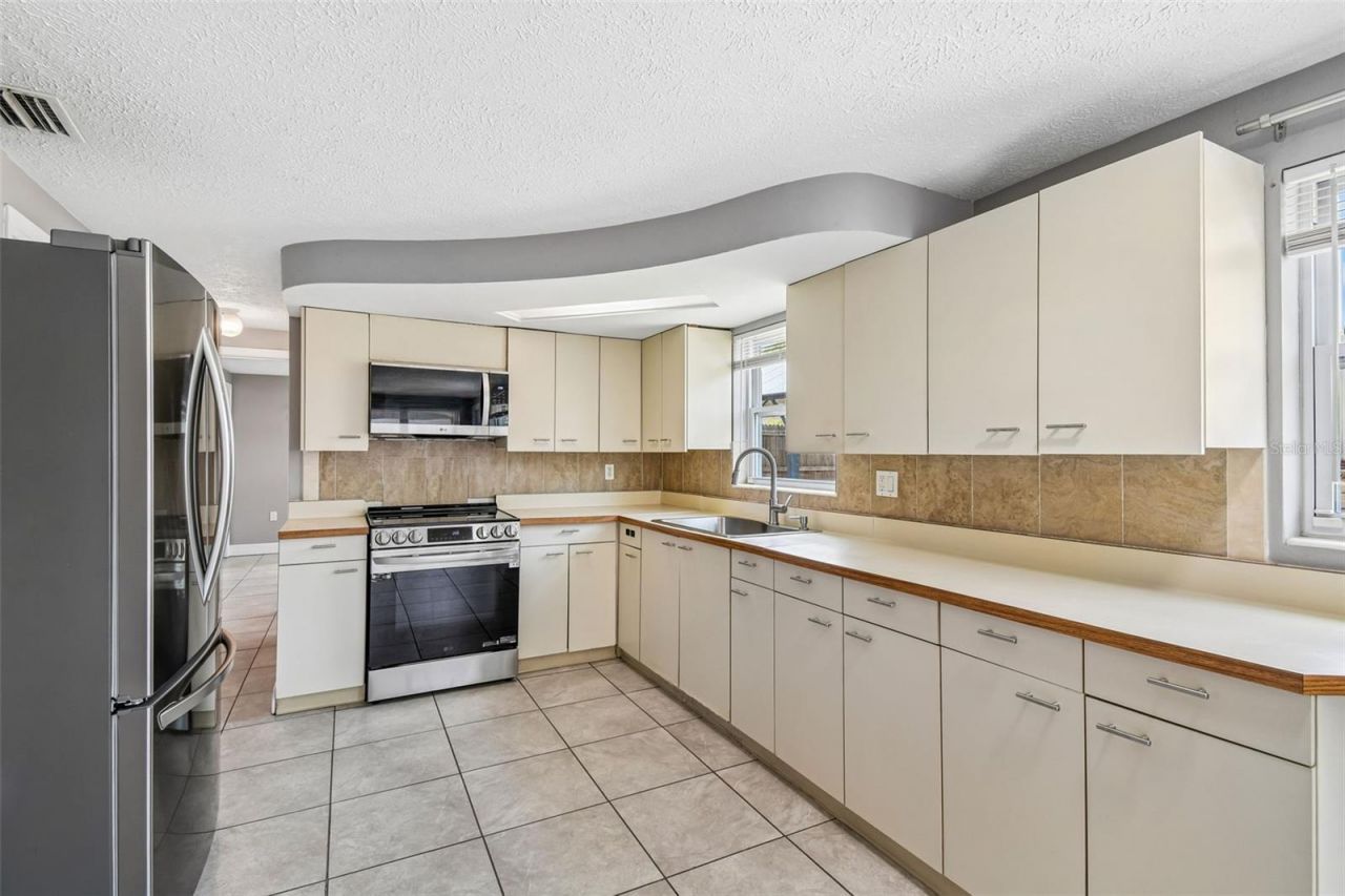 4041 Valencia Drive, New Port Richey, FL 34652 Photo