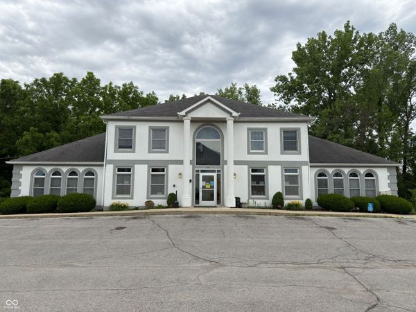 821 N State Road 135 , Greenwood, IN 46142