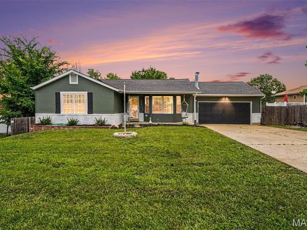 717 Walnut Ridge Drive, Fenton, MO 63026