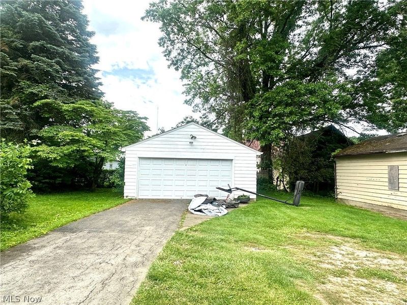 347 Marmion Avenue, Youngstown, OH 44507 Photo 4
