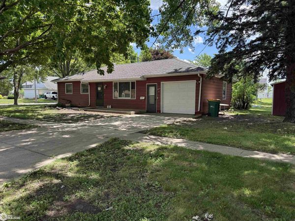 702 7th Avenue SW, Hampton, IA 50441