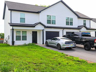 237 & 241 Whispering Hills Boulevard , Bowling Green, KY 42101