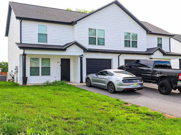 237 & 241 Whispering Hills Boulevard , Bowling Green, KY 42101