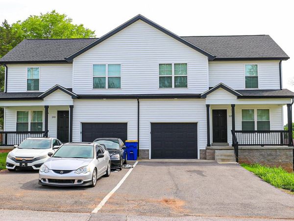 229 & 233 Whispering Hills Boulevard , Bowling Green, KY 42101