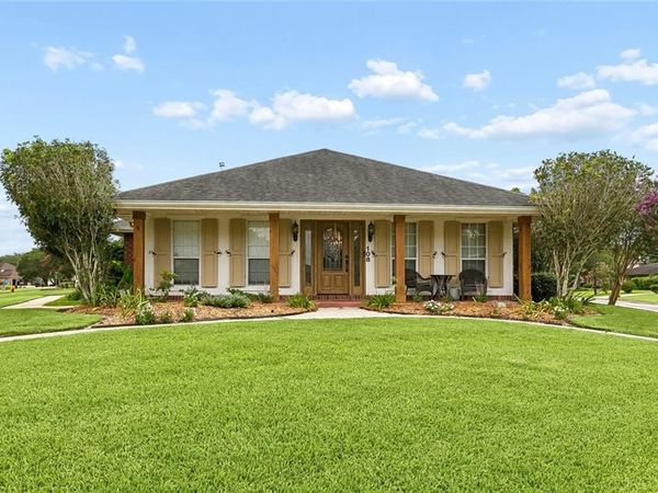 108 DICKSON Drive , Belle Chasse, LA 70037